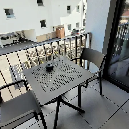 アパート S'groasse Am Hannesnhof By Interhome レンゲンフェルト